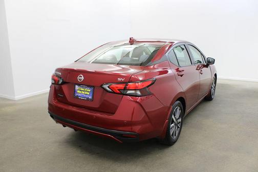 Scarlet Ember Pearl Metallic 2020 Nissan Versa 1.6 SV