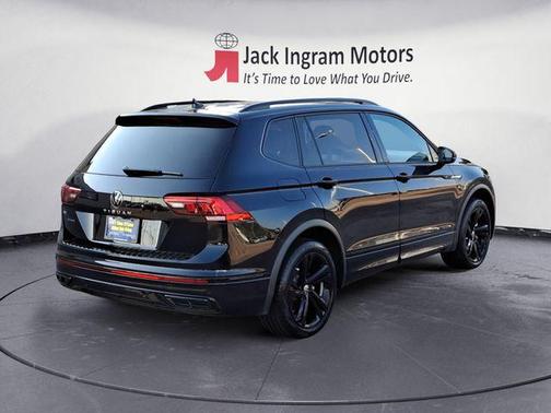 2023 Volkswagen Tiguan 2.0T SE R-Line Black