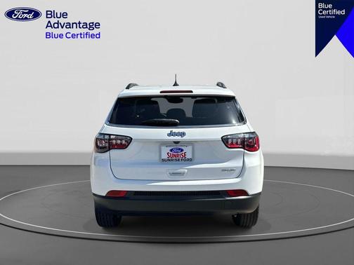 Bright White Clearcoat 2022 Jeep Compass Latitude