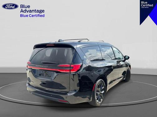 Diamond Black 2025 Chrysler Pacifica Limited