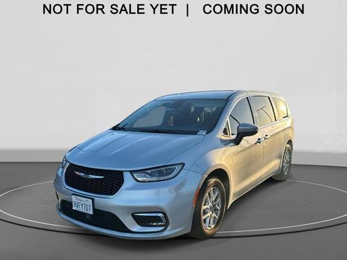 2023 Chrysler Pacifica Touring-L