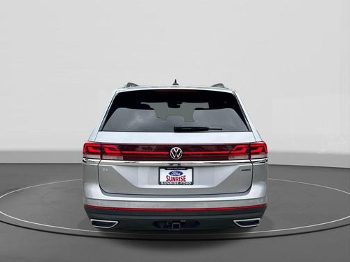 Silver Mist Metallic 2025 Volkswagen Atlas 2.0T SE