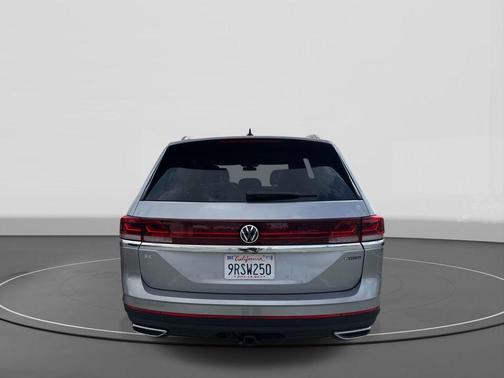 Silver Mist Metallic 2025 Volkswagen Atlas 2.0T SE