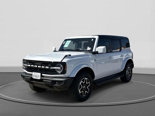 2025 Ford Bronco Outer Banks
