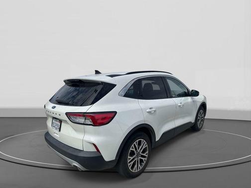 White Metallic 2022 Ford Escape SEL