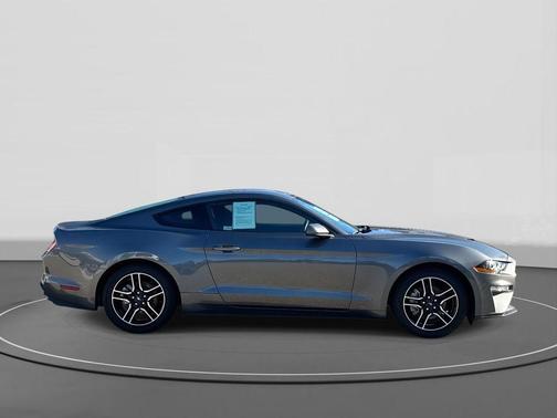 2021 Ford Mustang EcoBoost
