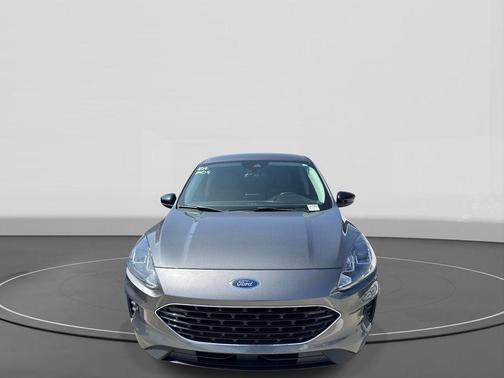 Carbonized Gray Metallic 2022 Ford Escape SE