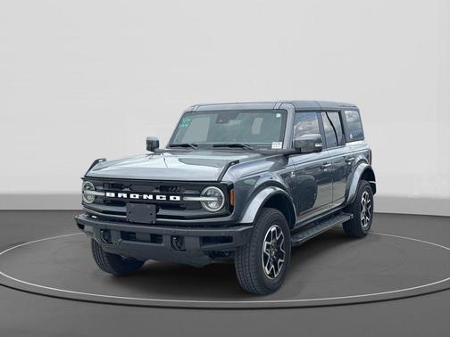 Carbonized Gray Metallic 2023 Ford Bronco Outer Banks