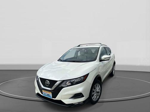 White 2020 Nissan Rogue Sport SV