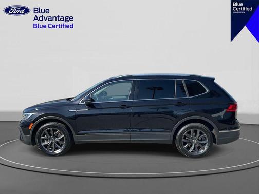 Deep Black Pearl Effect 2023 Volkswagen Tiguan 2.0T SE