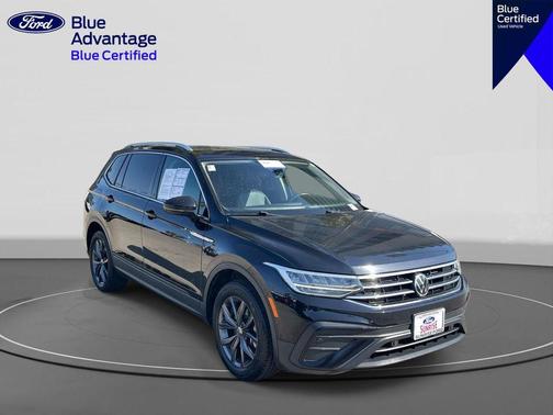 Deep Black Pearl Effect 2023 Volkswagen Tiguan 2.0T SE