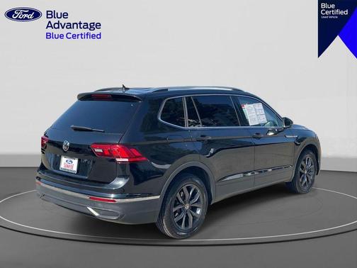 Deep Black Pearl Effect 2023 Volkswagen Tiguan 2.0T SE