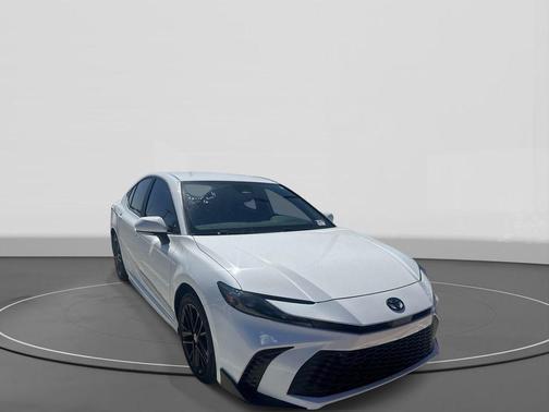 Ice 2025 Toyota Camry SE