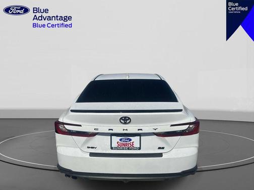 Ice 2025 Toyota Camry SE