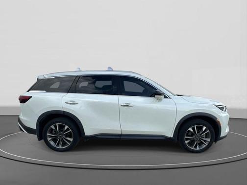 Majestic White 2023 INFINITI QX60 Luxe