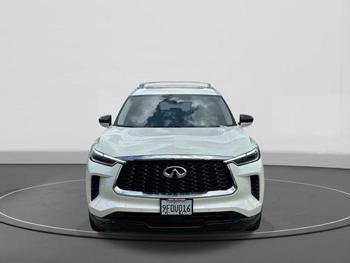 Majestic White 2023 INFINITI QX60 Luxe