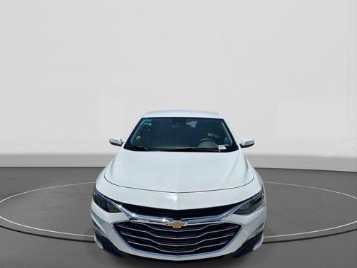 Summit White 2025 Chevrolet Malibu LT