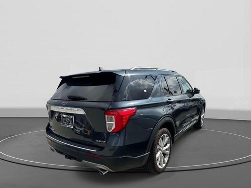 Blue Metallic 2023 Ford Explorer Platinum
