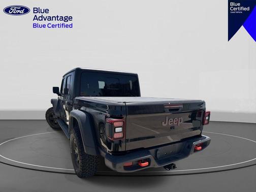 Black Clearcoat 2023 Jeep Gladiator Mojave