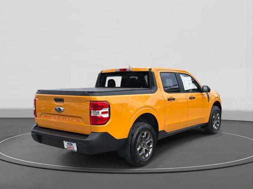 Cyber Orange Metallic Tricoat 2023 Ford Maverick XLT