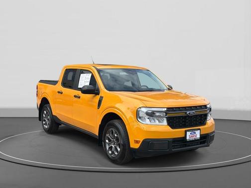 Cyber Orange Metallic Tricoat 2023 Ford Maverick XLT