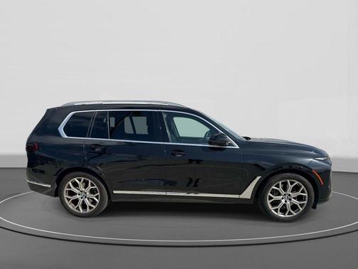 Black Sapphire Metallic 2023 BMW X7 xDrive40i