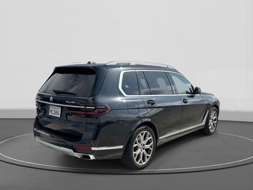 Black Sapphire Metallic 2023 BMW X7 xDrive40i