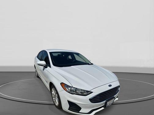 Oxford White 2019 Ford Fusion Hybrid SE