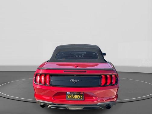 2022 Ford Mustang EcoBoost