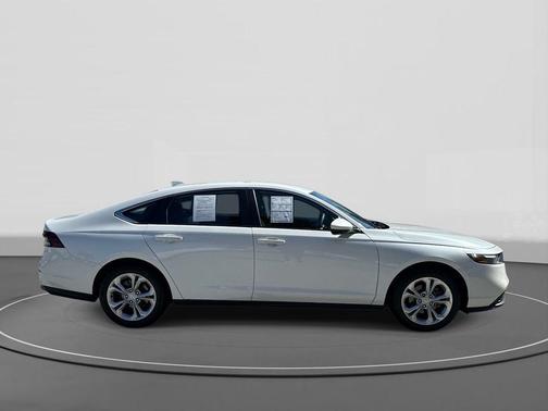 Platinum White Pearl 2023 Honda Accord LX