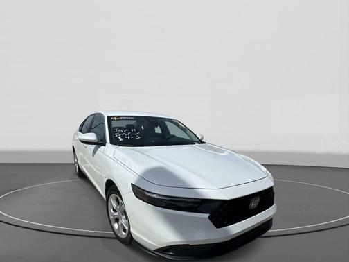 Platinum White Pearl 2023 Honda Accord LX