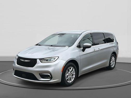 Silver Mist Clearcoat 2023 Chrysler Pacifica Touring-L