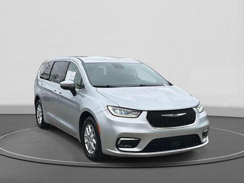 Silver Mist Clearcoat 2023 Chrysler Pacifica Touring-L