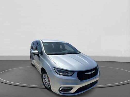 Silver Mist Clearcoat 2023 Chrysler Pacifica Touring-L