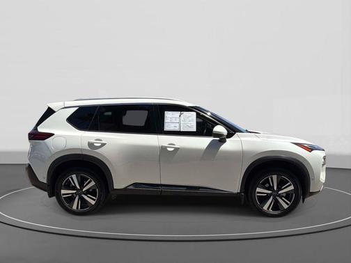 White 2023 Nissan Rogue Platinum