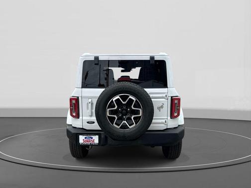 Oxford White 2025 Ford Bronco Outer Banks