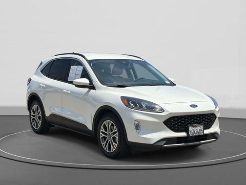 Star White 2022 Ford Escape SEL