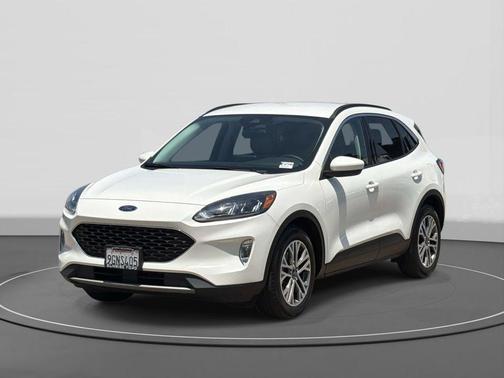 Star White 2022 Ford Escape SEL