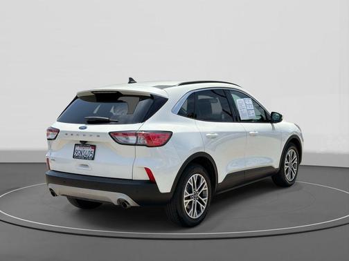 Star White 2022 Ford Escape SEL