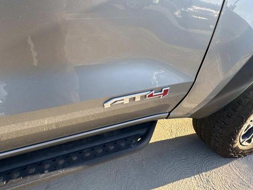 2023 GMC Canyon AT4