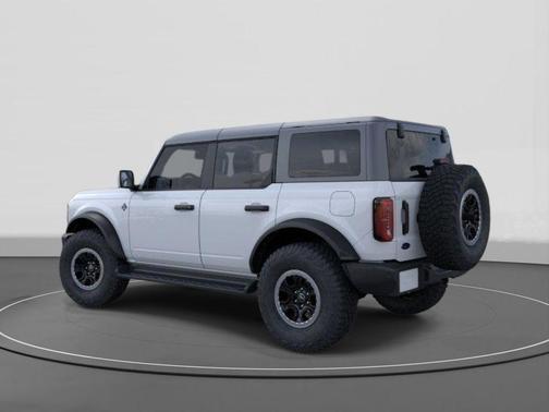 Oxford White 2026 Ford Bronco Outer Banks