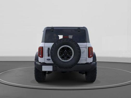 Oxford White 2026 Ford Bronco Outer Banks