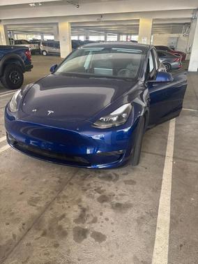 Deep Blue Metallic 2023 Tesla Model Y Long Range