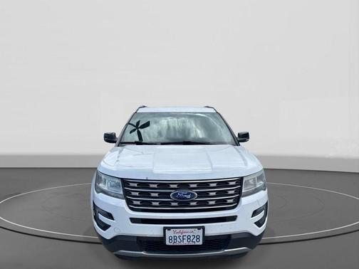 Oxford White 2016 Ford Explorer XLT