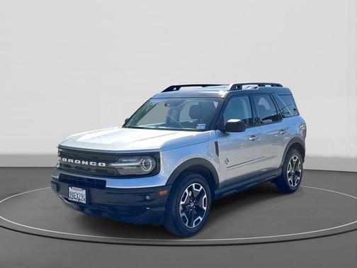 Iconic Silver Metallic 2022 Ford Bronco Sport Outer Banks
