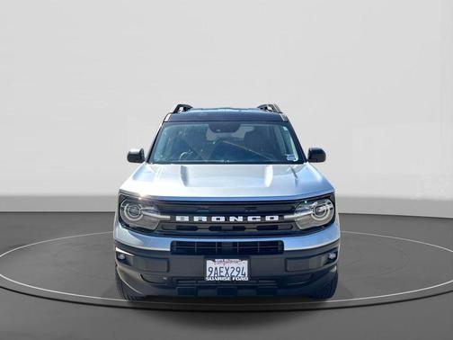 Iconic Silver Metallic 2022 Ford Bronco Sport Outer Banks