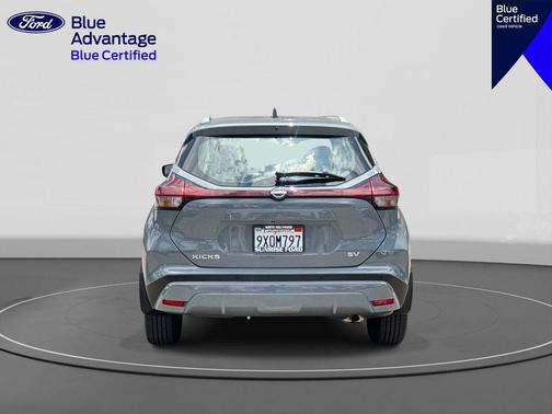 Boulder Gray Metallic 2024 Nissan Kicks SV