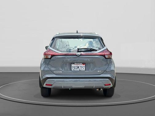 Boulder Gray Metallic 2024 Nissan Kicks SV