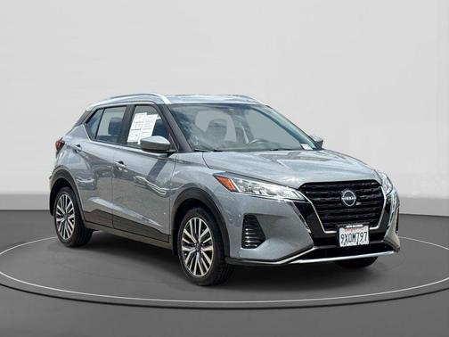 Boulder Gray Metallic 2024 Nissan Kicks SV