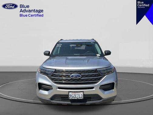 Iconic Silver Metallic 2023 Ford Explorer XLT